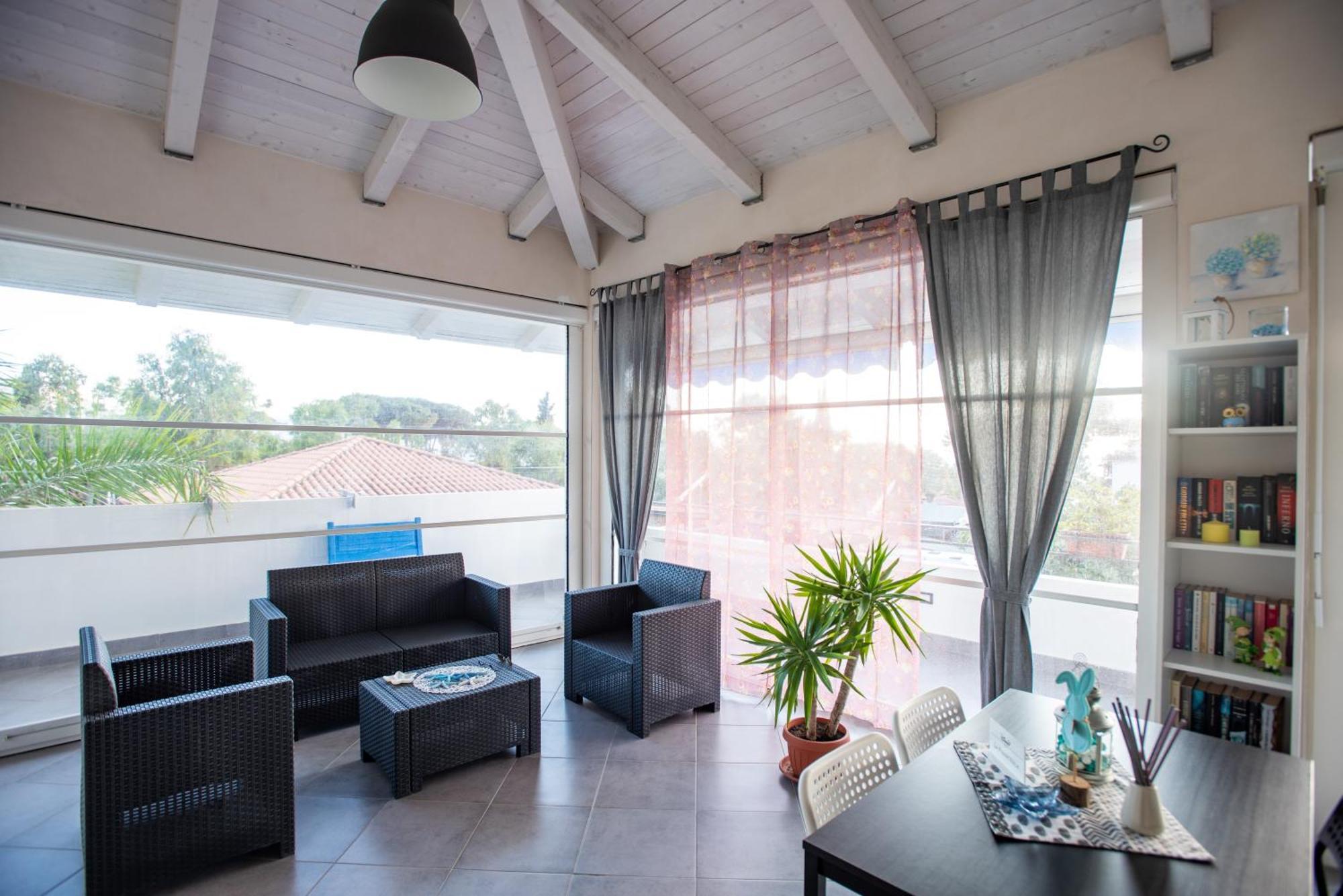 B&B Dionea Санта-Мария-ди-Кастеллабате Экстерьер фото